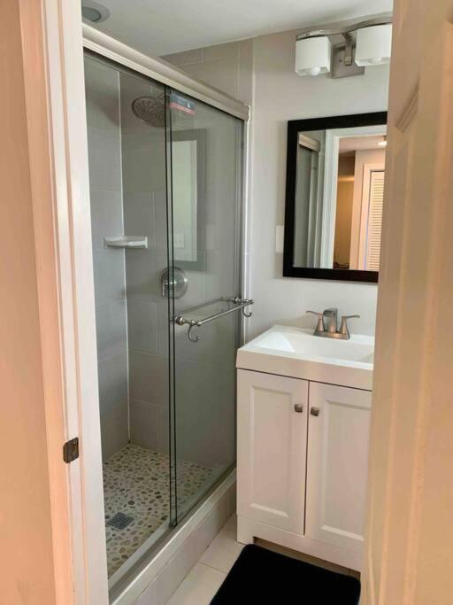 Block From Metro Free Street Parking! Apartment Washington Bagian luar foto