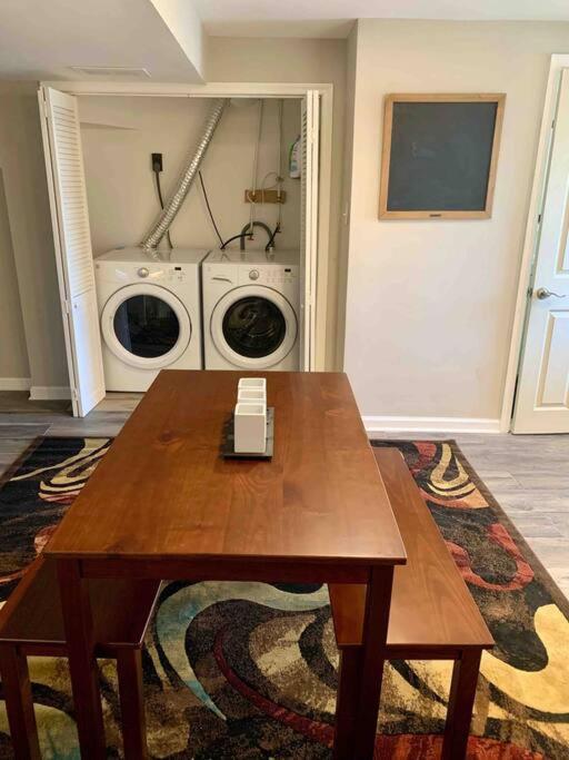 Block From Metro Free Street Parking! Apartment Washington Bagian luar foto